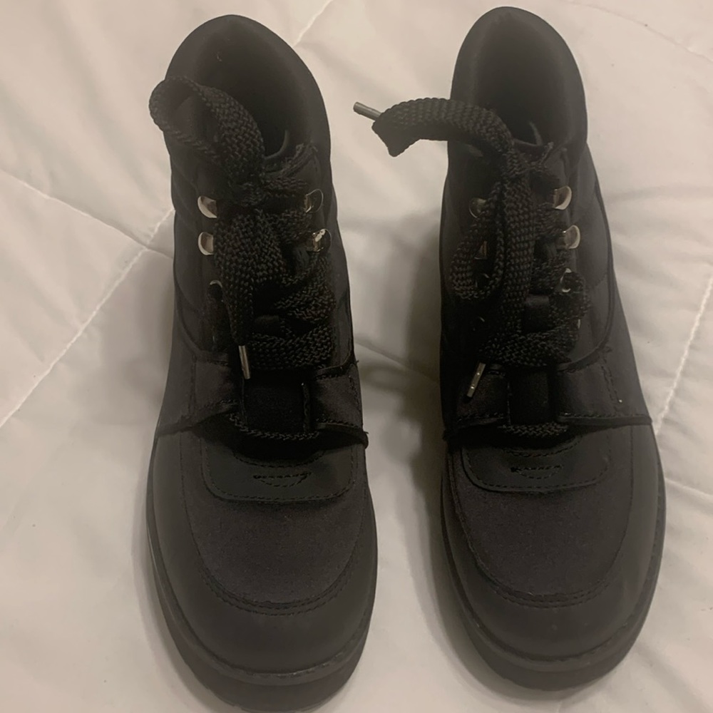 Platform sneaker boot